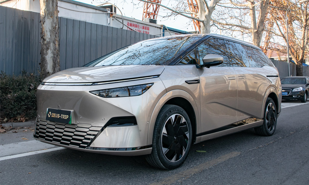京牌小鹏 X9纯电租车