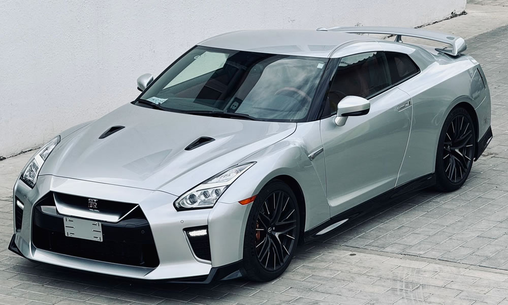 日产 GTR